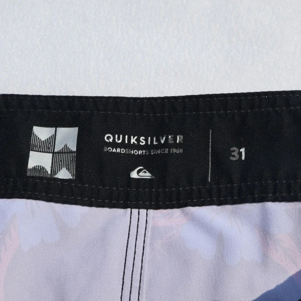 Quiksilver Highline Board Shorts Men's Size 31 Black Floral Barbed Wire Print